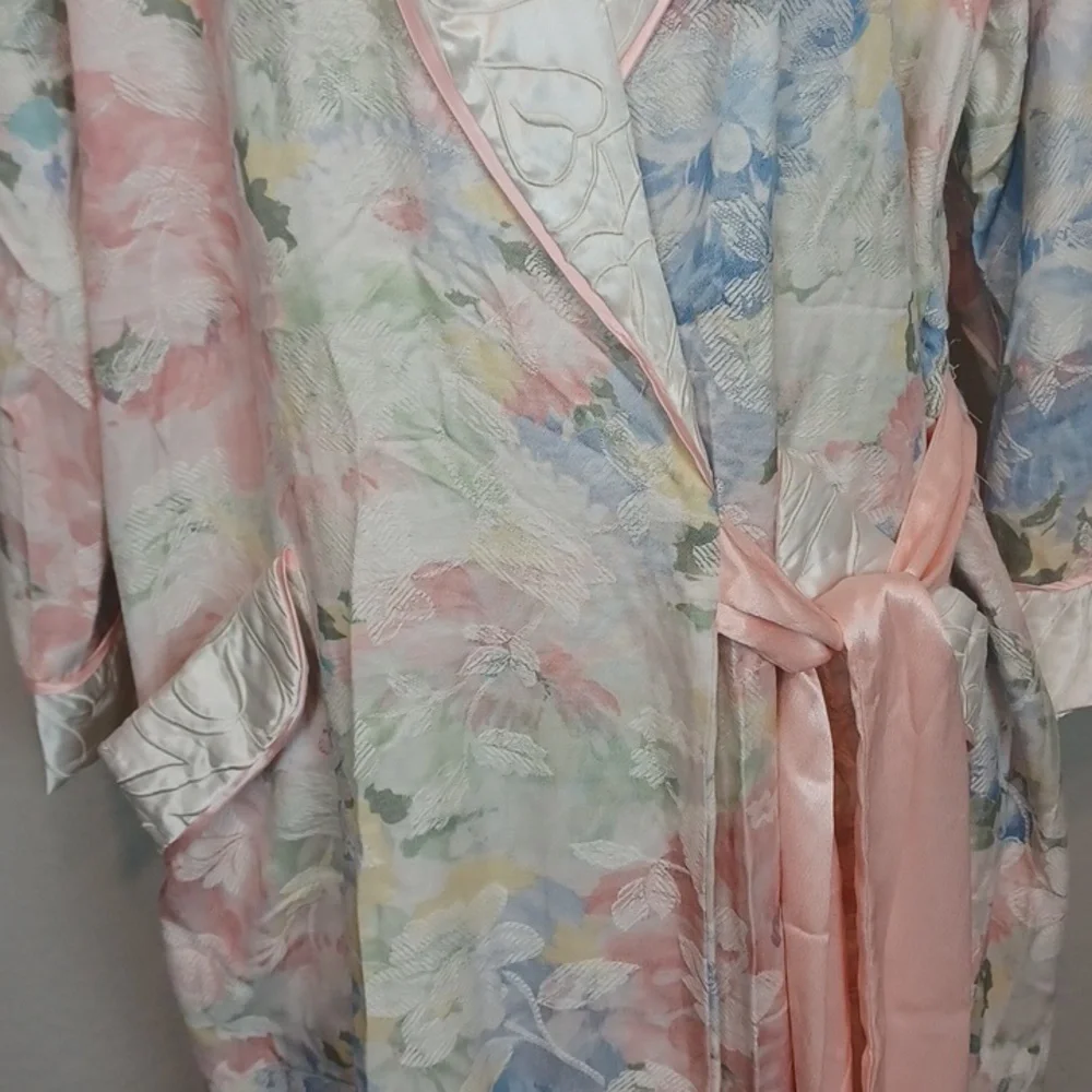 Vintage Natori Bathrobe - Picture 3 of 12